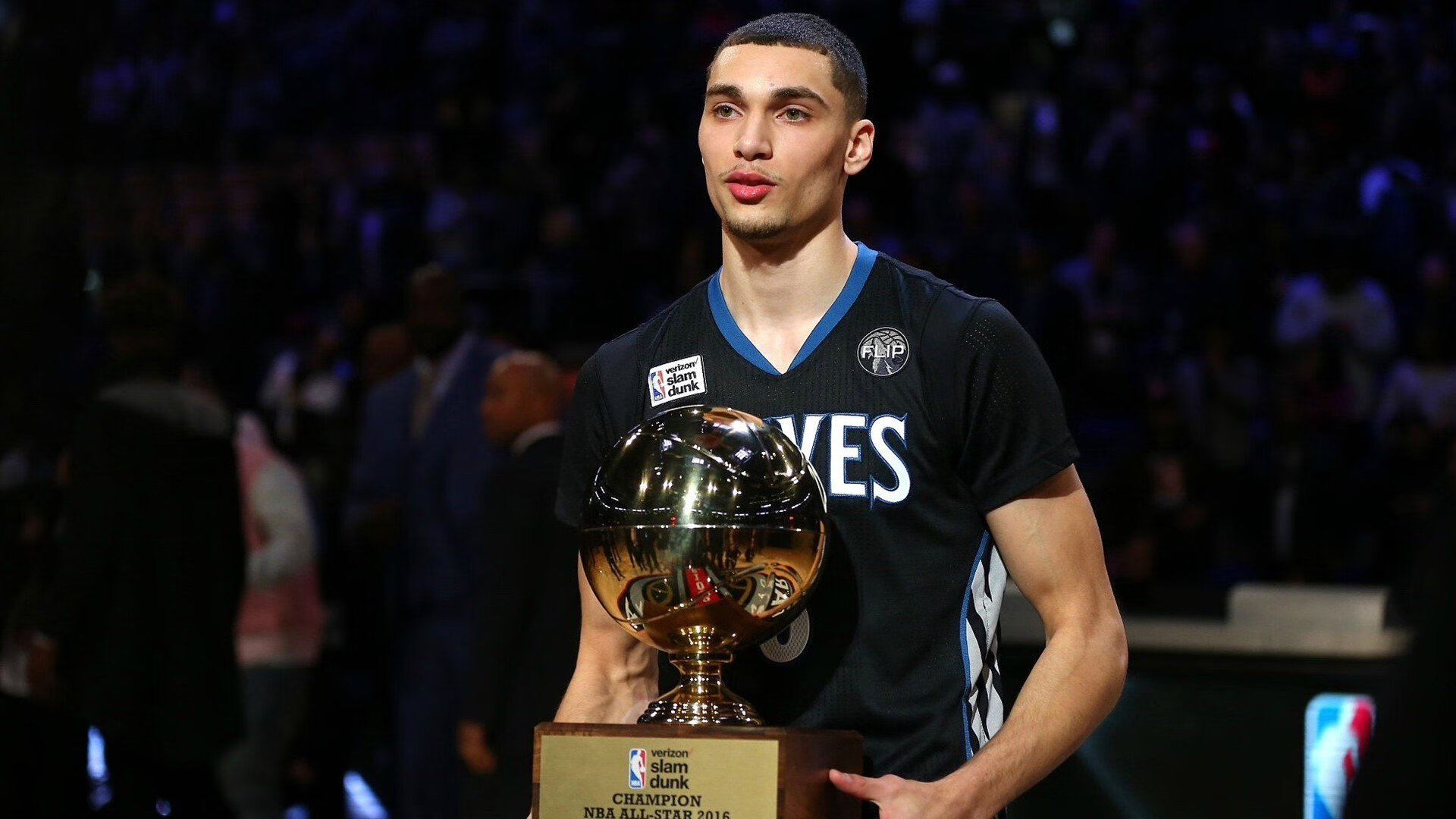 KAIYUNAPP-福特的球场智慧和全局把控让全黑队的攻防更加有序，福特中心球场